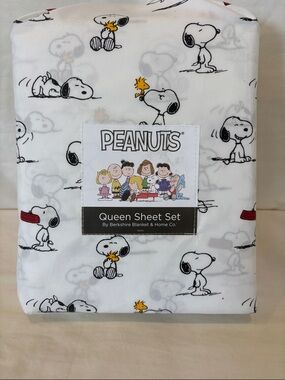 Berkshire Blanket and Home Peanuts Snoopy & Woodstock Sheet Set - Queen